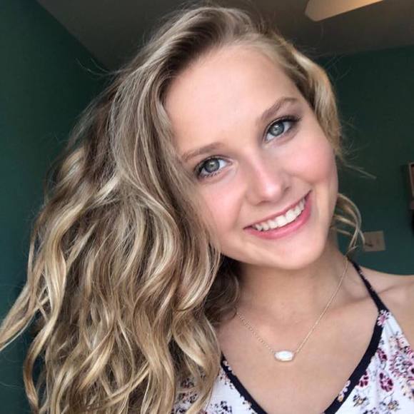 Meet your Posher, Tori - Picture 1 of 1